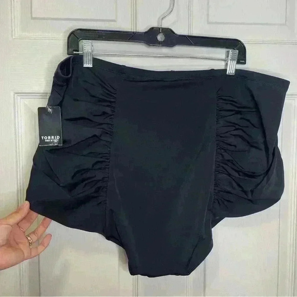 Torrid High Rise Ruched Swim Bottom Sz 4X - Picture 7 of 7